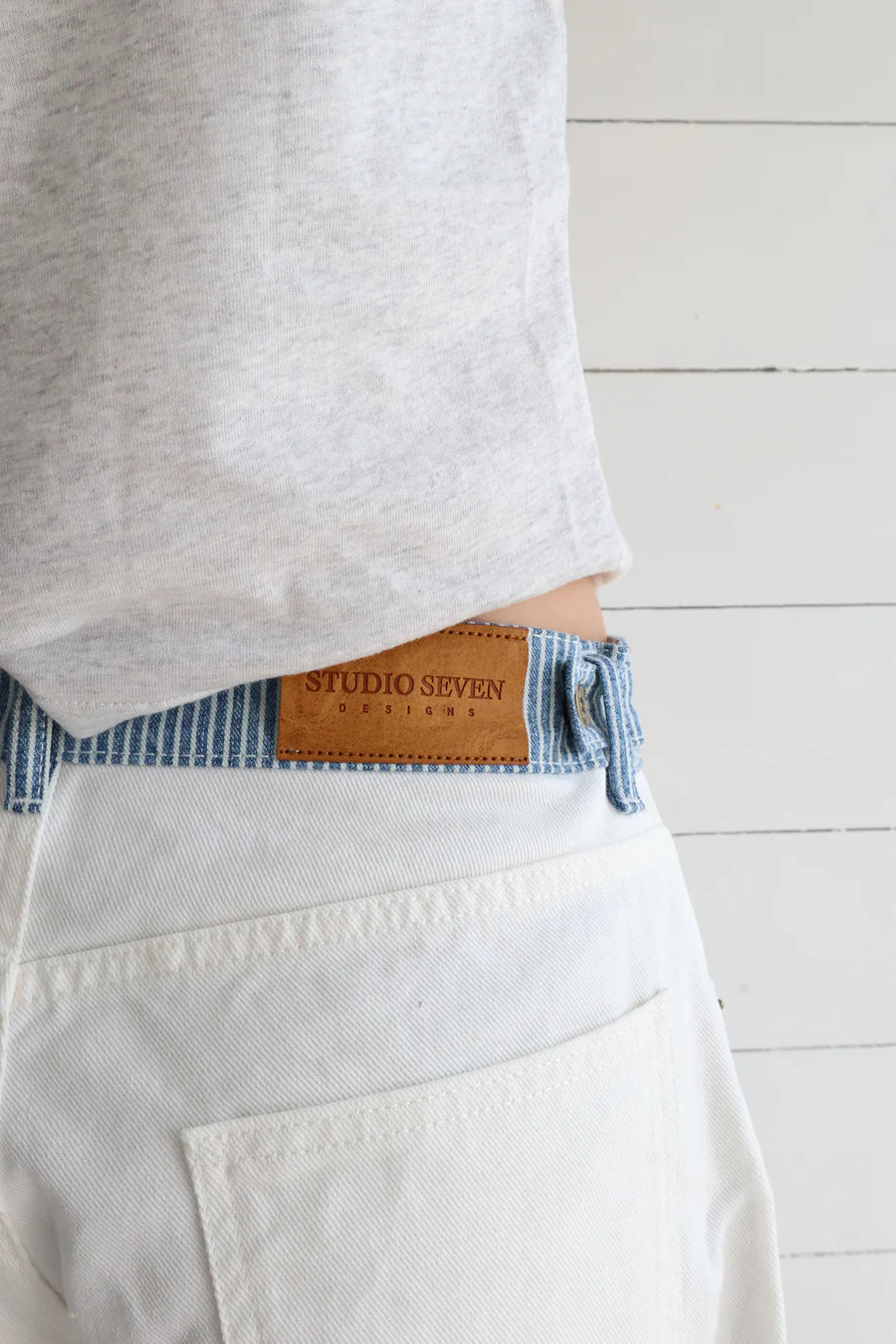 Victoria Jodie Straight Jeans